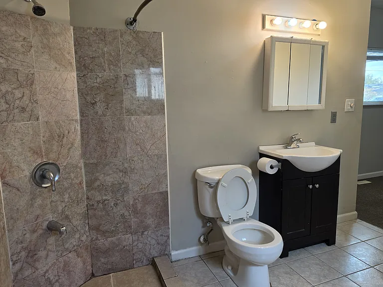 4894 Beacon Ave S — Photo 9