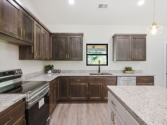 4th image of 2853 Lick Creek Rd