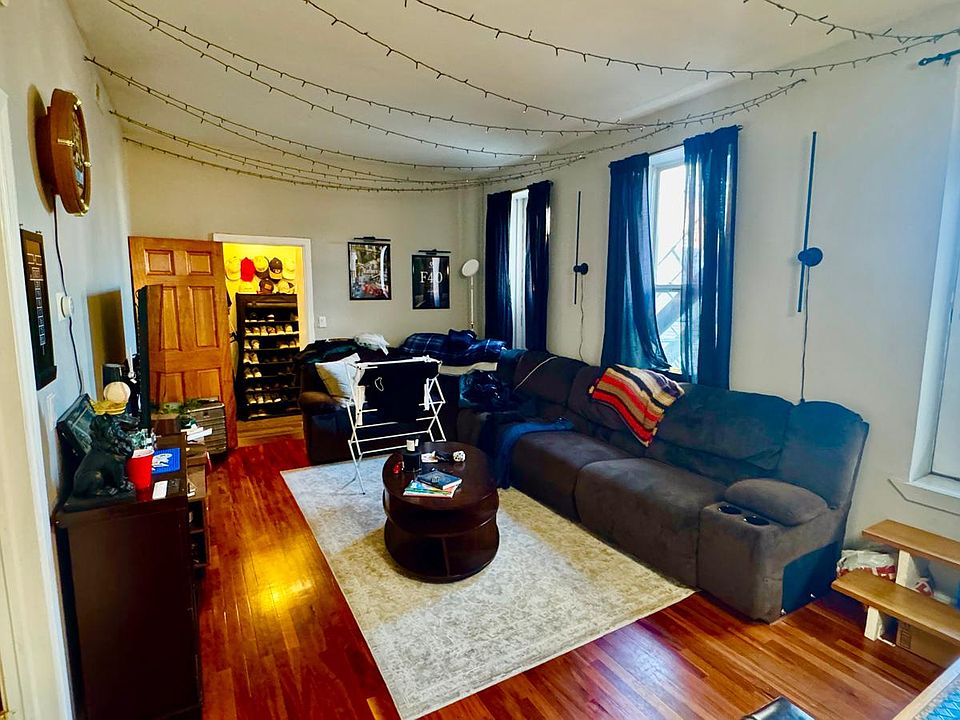 1st image of 1368 W Evergreen Ave APT 2R