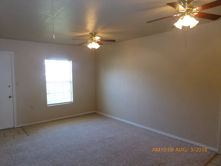 4302 SW Parkridge Blvd — Photo 15