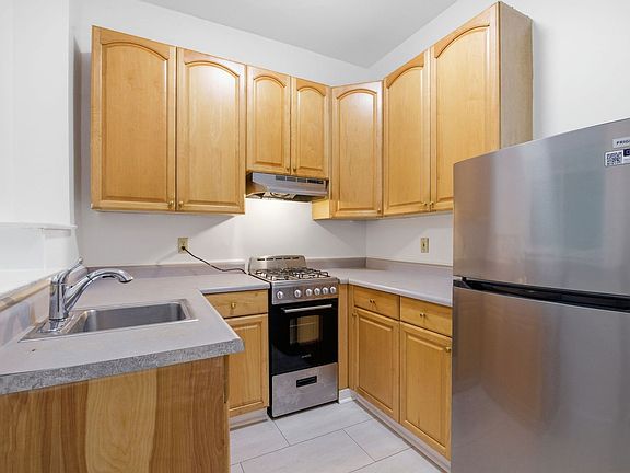 5th image of 860 Geary St APT 307
