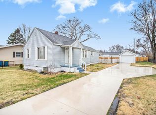 4102 Vistula Rd, Mishawaka, IN 46544