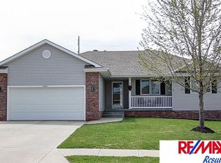 16317 Greenleaf St, Omaha, NE 68136
