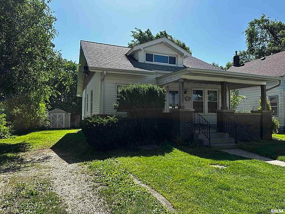 2nd image of 211 1st Ave
