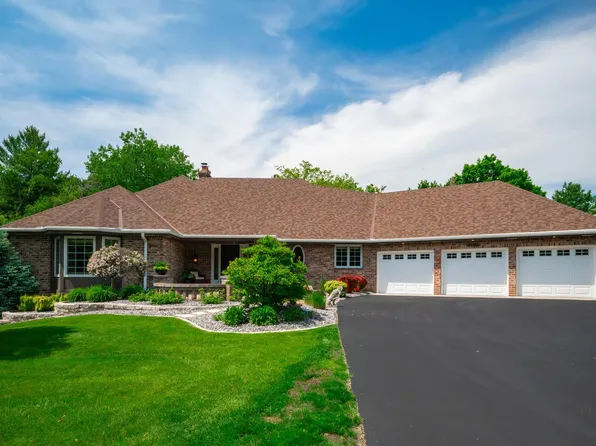 12400 Huntingdon Ln, Minnetonka, MN 55305