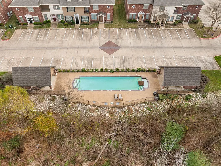 400 Forest Dr — Photo 28