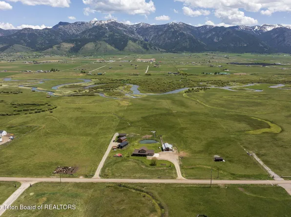 5352 County Road 114, Etna, WY 83118