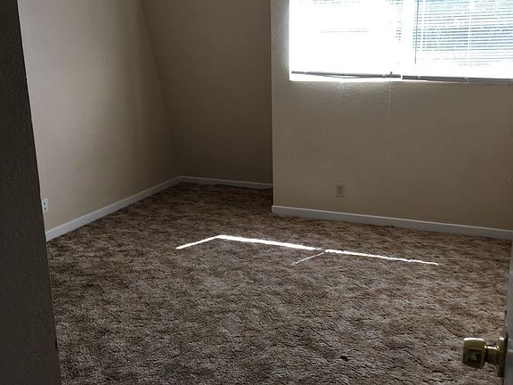 5th image of 572 E Foothill Blvd APT 20