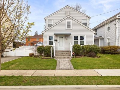 447 Burkhard Avenue, Williston Park, NY, 11596