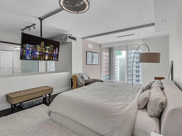 690 SW 1st Ct #Penthouse II16 — Photo 7
