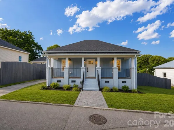 32 2nd St, Cramerton, NC 28032