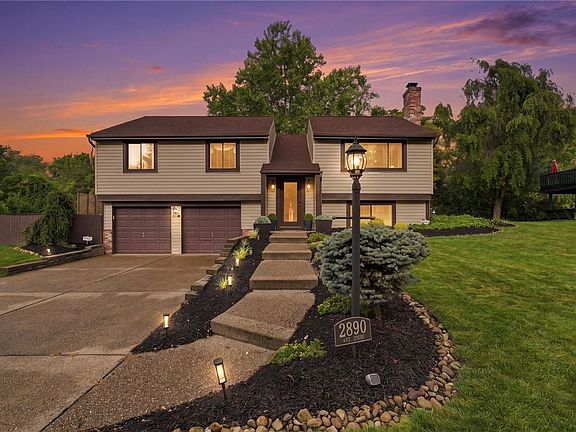2nd image of 2890 Amy Dr