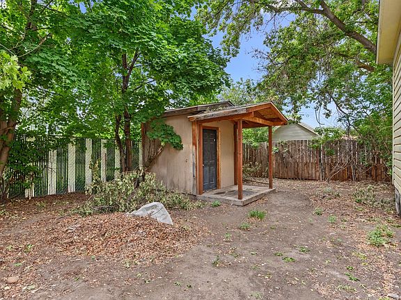 4th image of 2635 3rd St