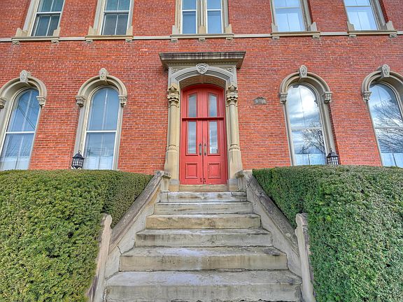 2nd image of 337 Washington Ave APT 4