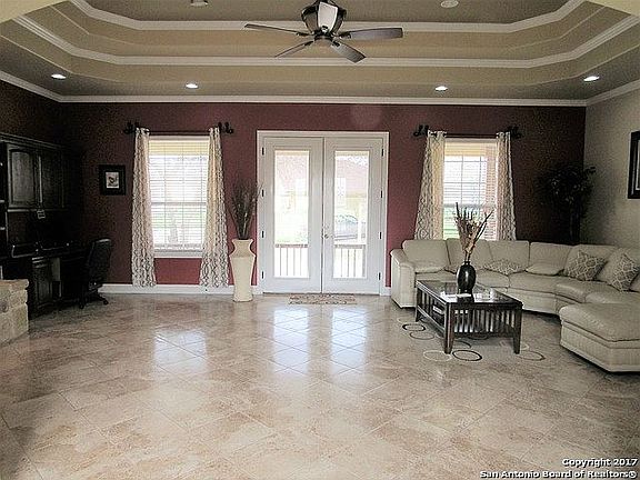 3rd image of 2410 Mountain Laurel Ln