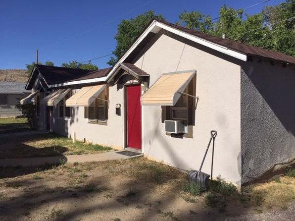 911 1/2 8th St #2, Rawlins, WY 82301