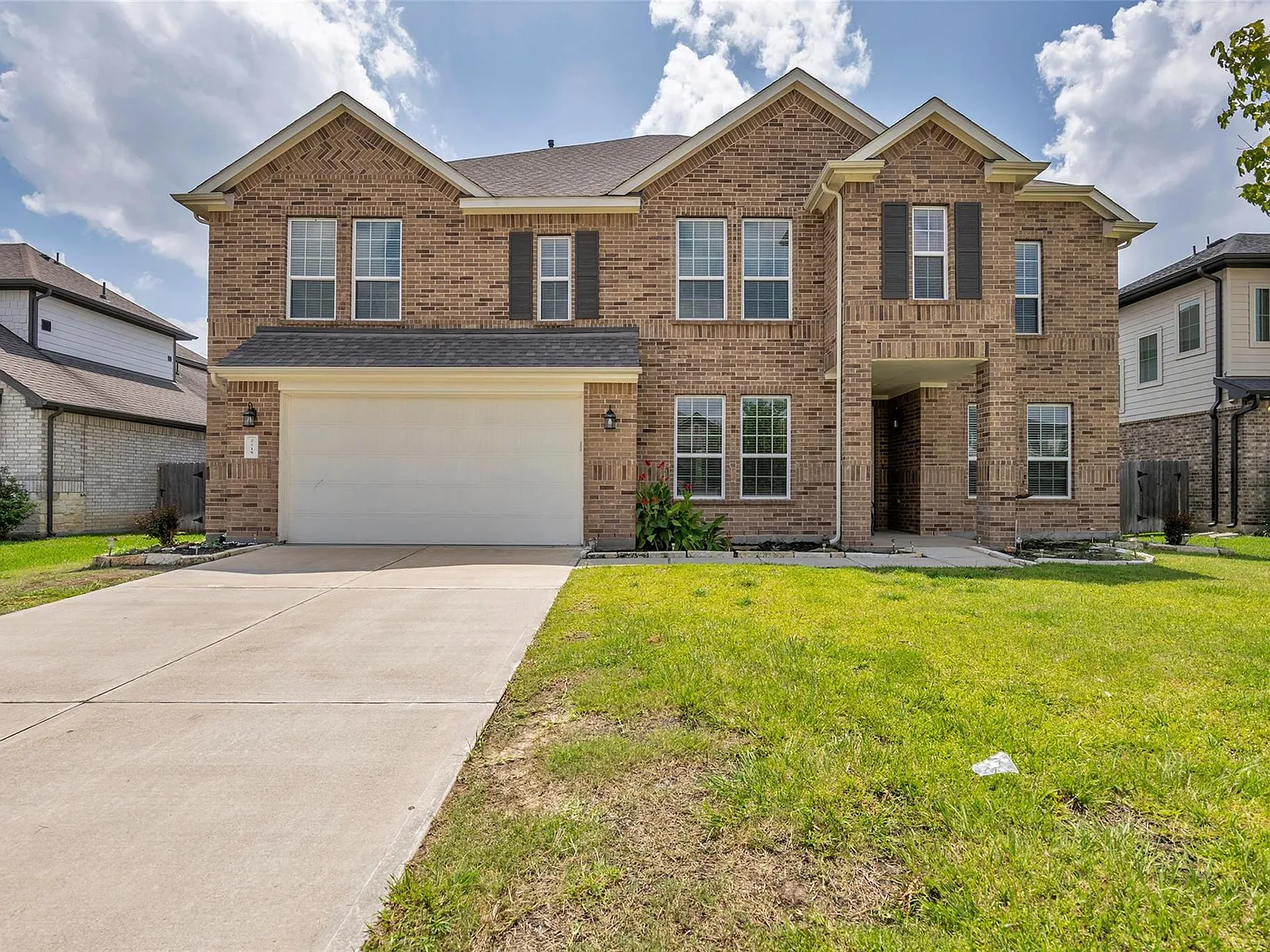 6 bed, 5.5 bath, 4012 sqft, $3,500 — Photo 1