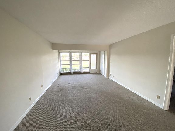 3rd image of 1130 Mahogany Way #102