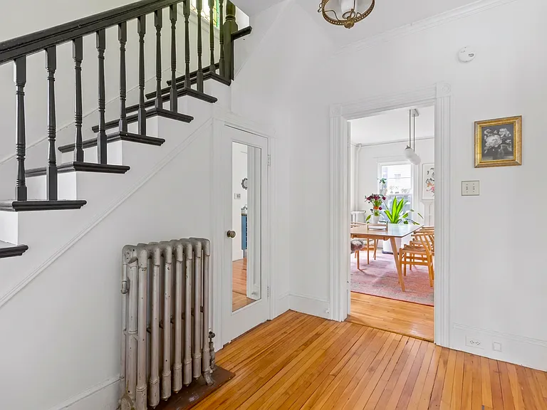 252 State St — Photo 15