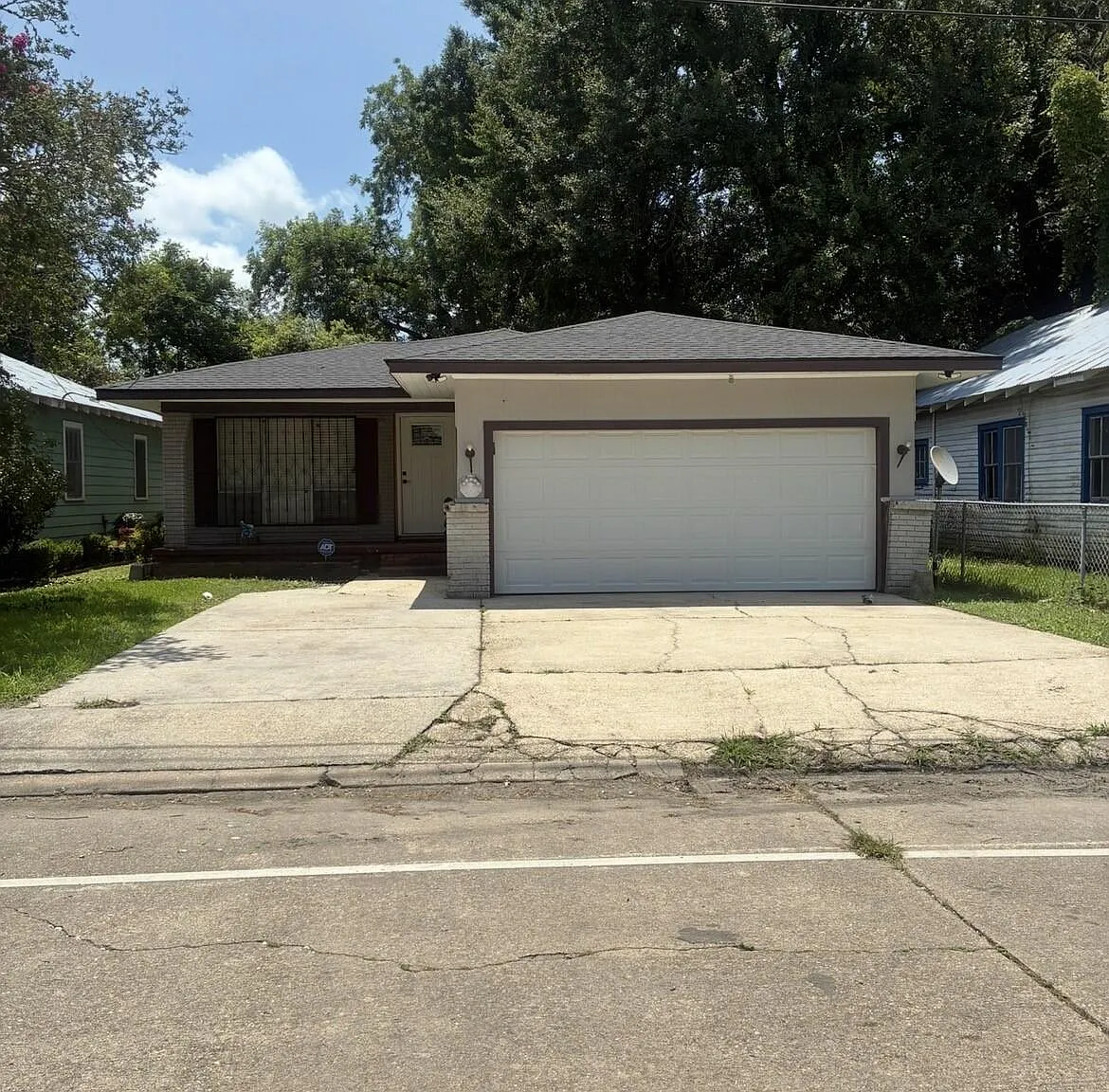 3 bed, 2.0 bath, 1635 sqft, $1,200 — Photo 1