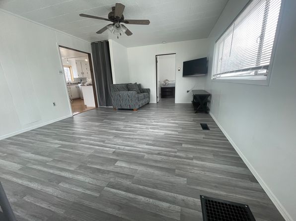 450 Amoretti St