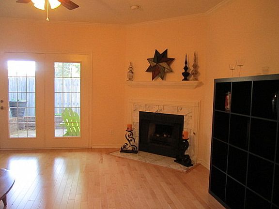 Corner gas fireplace