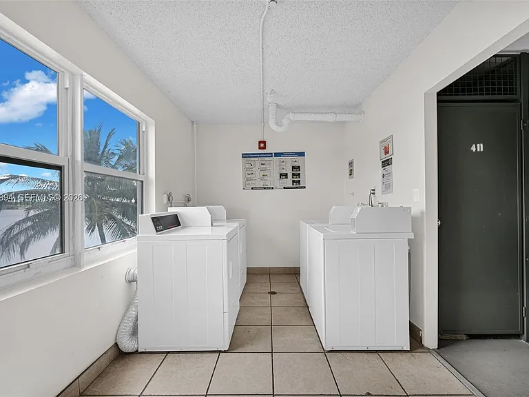1075 NE Miami Gardens Dr #408 — Photo 29