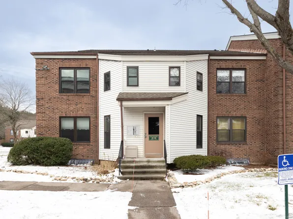 48 Wellington Dr 48, Farmington, CT 06032