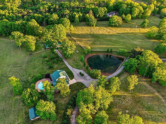 101st image of 933 John Henry Lewis Rd