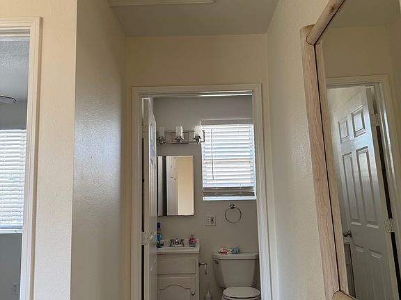 5th image of 2626 Howard Ave