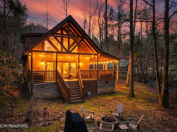 2673 Cedar Falls Way, Sevierville, TN 37862