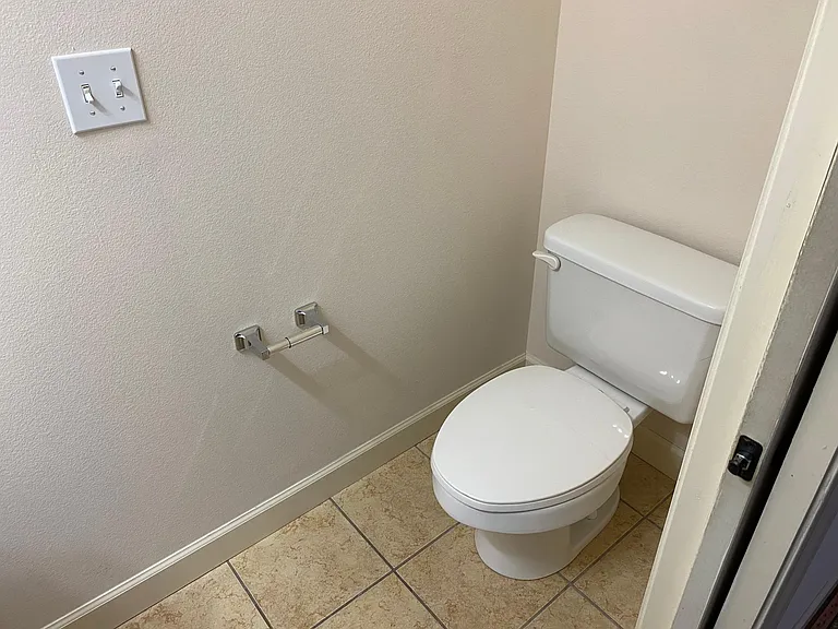 1020 Notting Hill Ct — Photo 5
