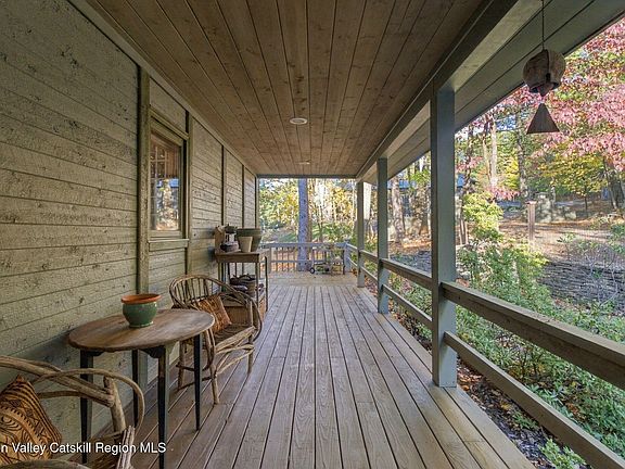5th image of 618 Beaverkill Road