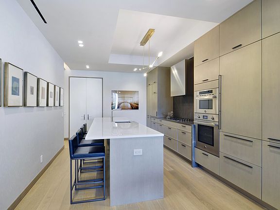 4th image of 90 Lexington Ave APT 6A