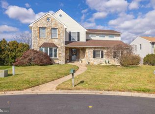 13 Denise Ct, Bear, DE 19701