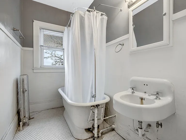 2107 Hennepin Ave #4 — Photo 14