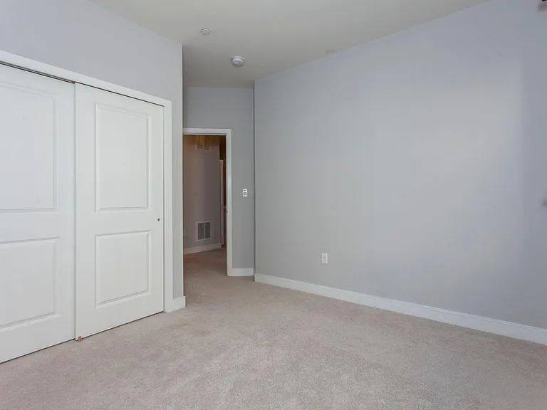 110 Brinley Ct — Photo 14