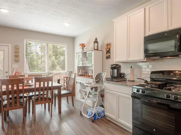 127 Worley Way — Photo 9