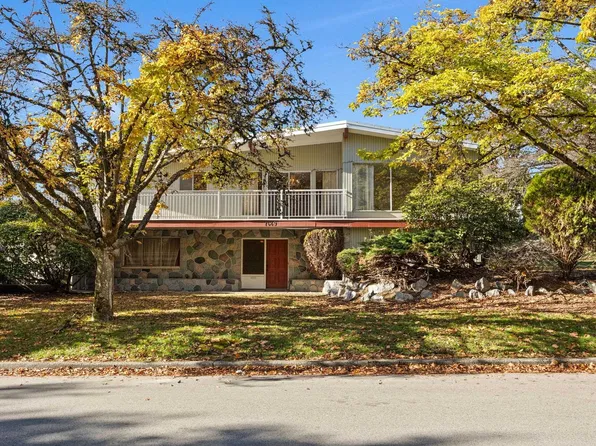 7649 Vivian Dr, Vancouver, BC V5S 2V6