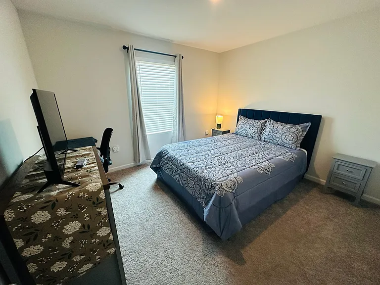 119 Oxford Ln — Photo 1