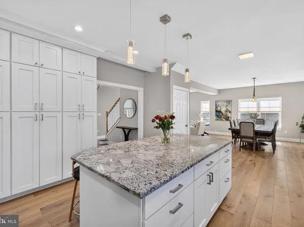 6416 Tisdale Ter, Bethesda, MD 20817