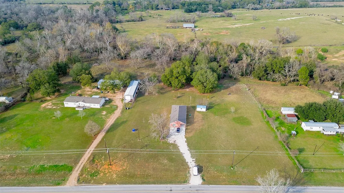 Building Photo - 38938 Mount Zion Rd