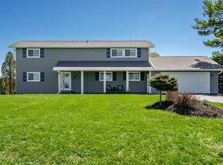 12561 Greensview Dr, Roscoe, IL 61073