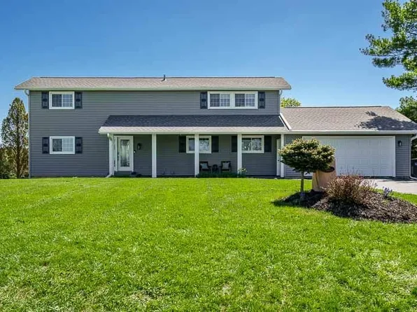 12561 Greensview Dr, Roscoe, IL 61073