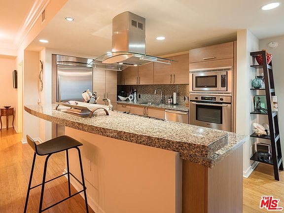 5th image of 13650 Marina Pointe Dr Unit 803