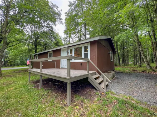 142 Michigana Dr, Pocono Lake, PA 18347