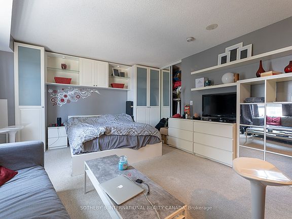 4th image of 18 Yonge St #1512