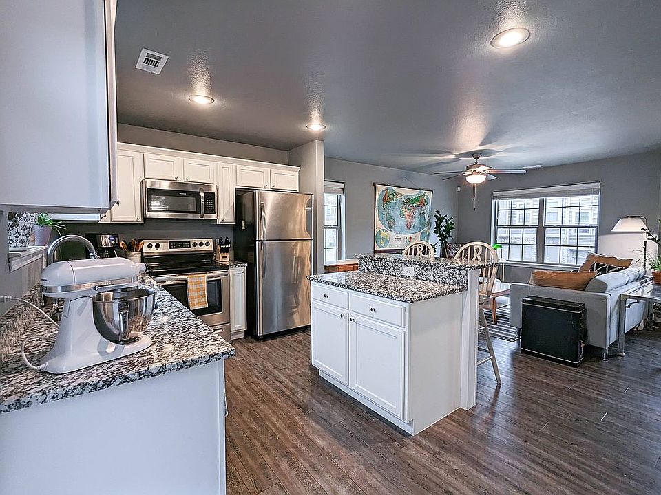 1st image of 2779 W Cottonwillow Way