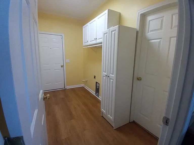 565 Batty Way — Photo 18