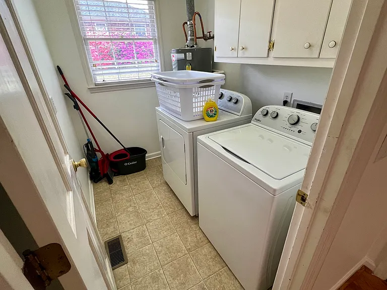 605 Regent Rd — Photo 27